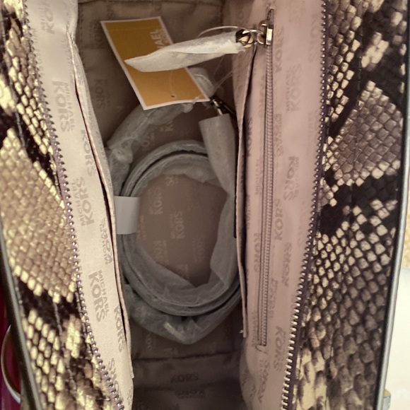 NWT Michael Kors Satchel - Picture 5 of 6
